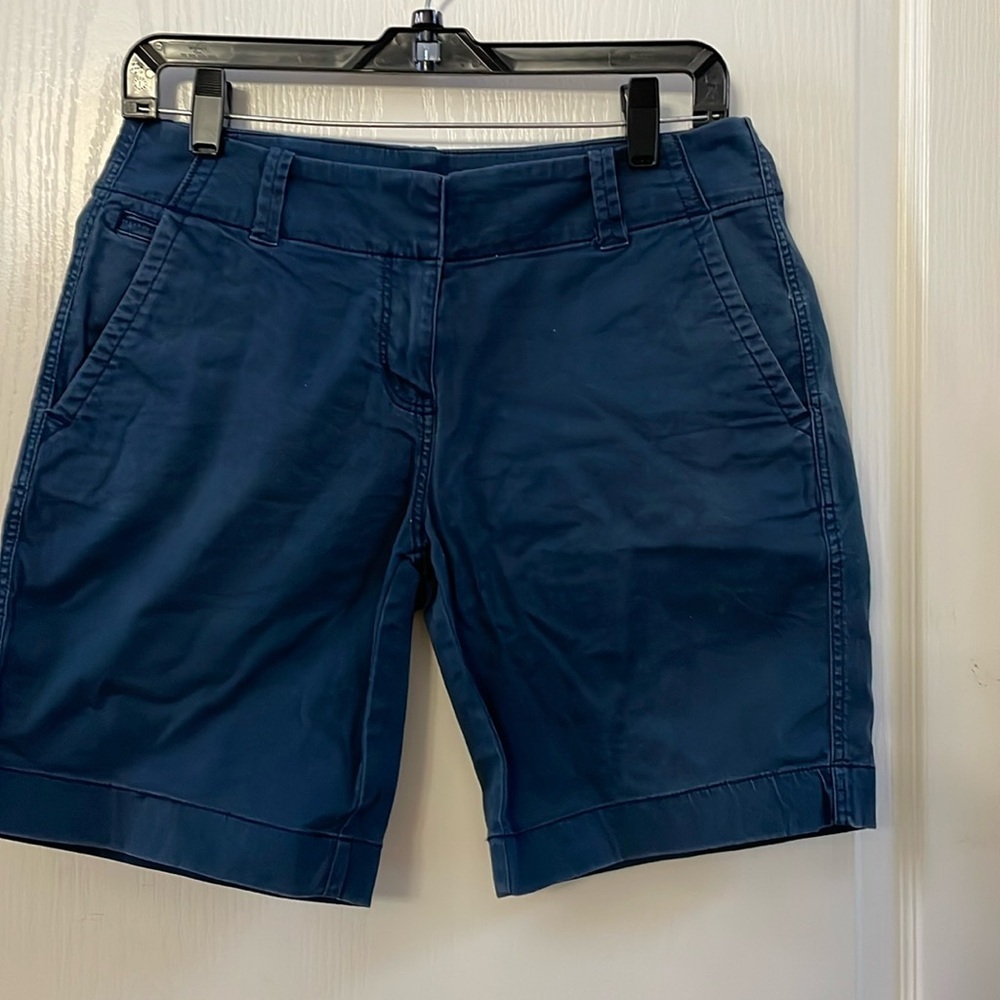 Vineyard Vines Womens Shorts Size 4  8.5” Inseam Everyday Blue